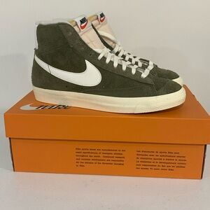 Nike Blazer ‘77 Suede Olive Green